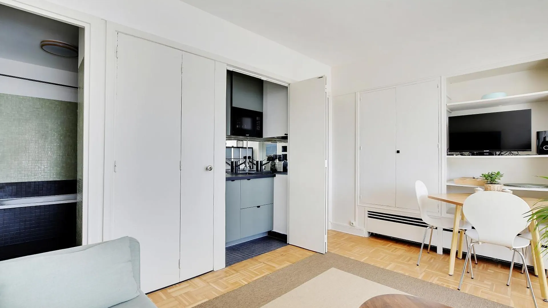 Victor Hugo - Arc De Triomphe - Trocadero Apartment Paris